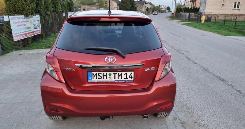 Toyota Yaris cena 30900 przebieg: 148000, rok produkcji 2011 z Sławno małe 466
